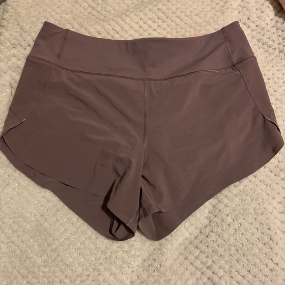❗️SOLD❗️Athleta run with it shorts - Picture 1 of 6